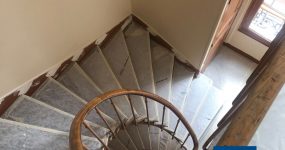 Cage d'escalier copropriété en travaux